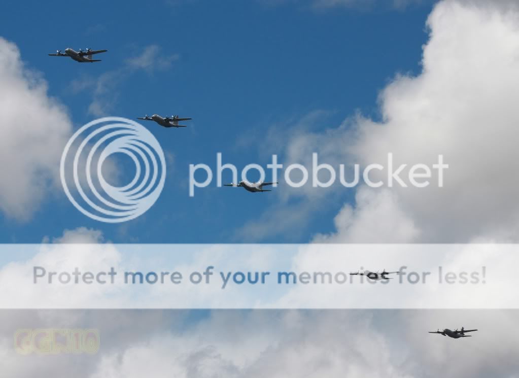 IMAGE: http://i919.photobucket.com/albums/ad35/surgeonhawkeye/20%20de%20Julio/20jul238.jpg