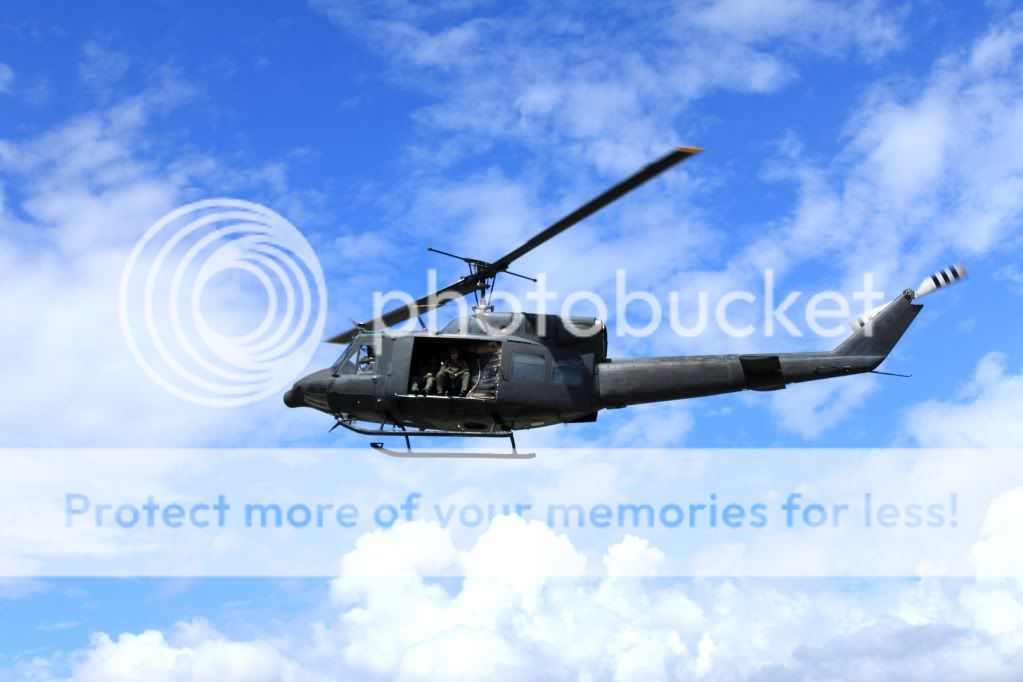 IMAGE: http://i919.photobucket.com/albums/ad35/surgeonhawkeye/Helicoptero%20UH/20jun10121.jpg