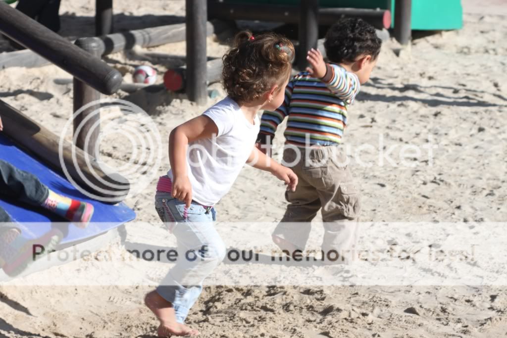 IMAGE: http://i919.photobucket.com/albums/ad35/surgeonhawkeye/Juanitamay103.jpg