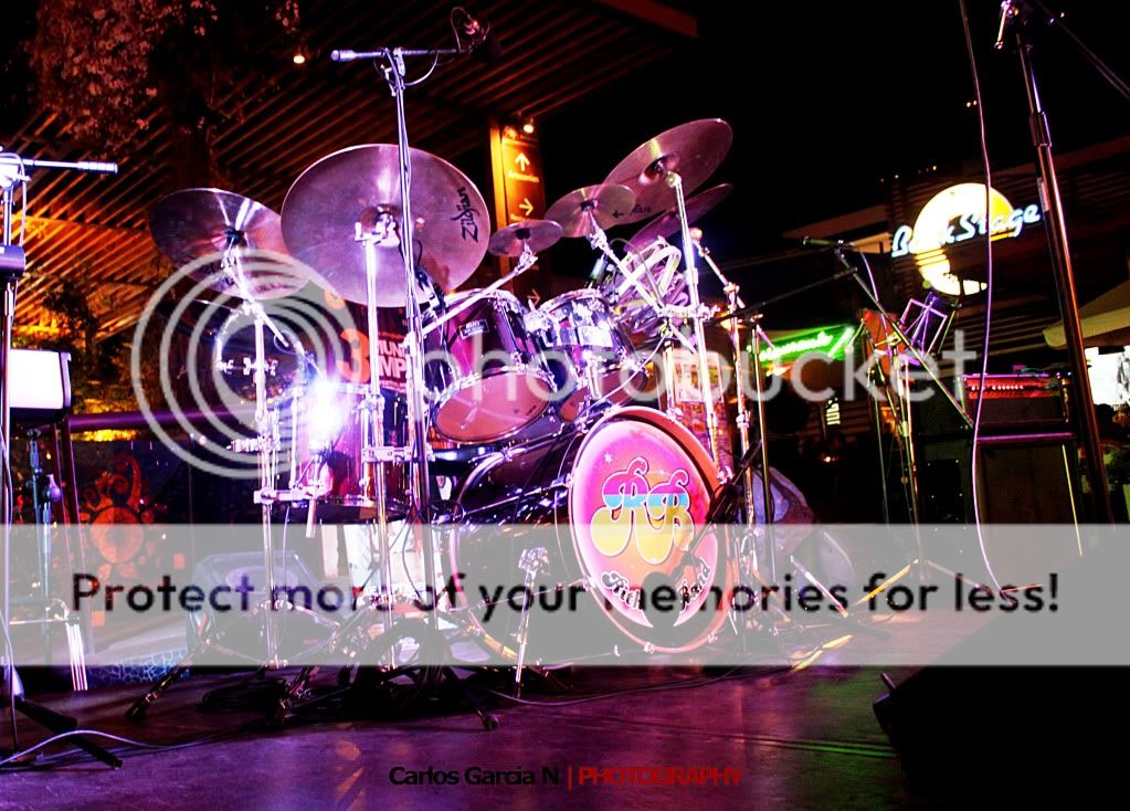 IMAGE: http://i919.photobucket.com/albums/ad35/surgeonhawkeye/Others/concierto1.jpg