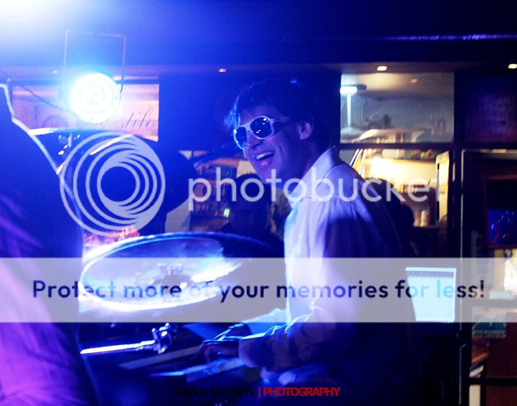 IMAGE: http://i919.photobucket.com/albums/ad35/surgeonhawkeye/Others/concierto3.jpg