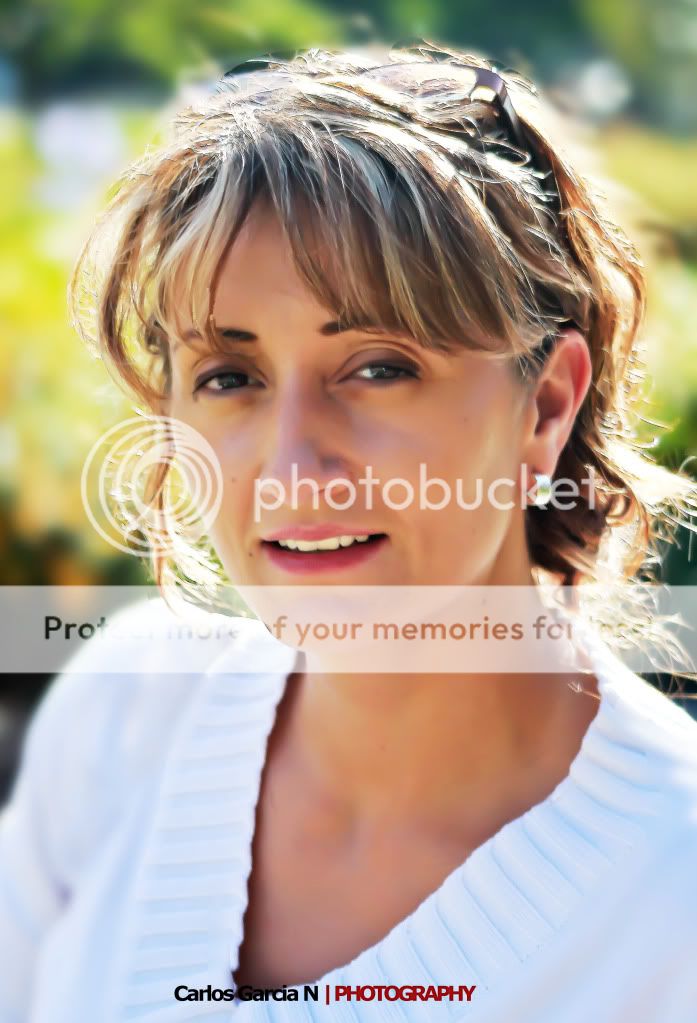 IMAGE: http://i919.photobucket.com/albums/ad35/surgeonhawkeye/Retratos/01052010-02may10096.jpg