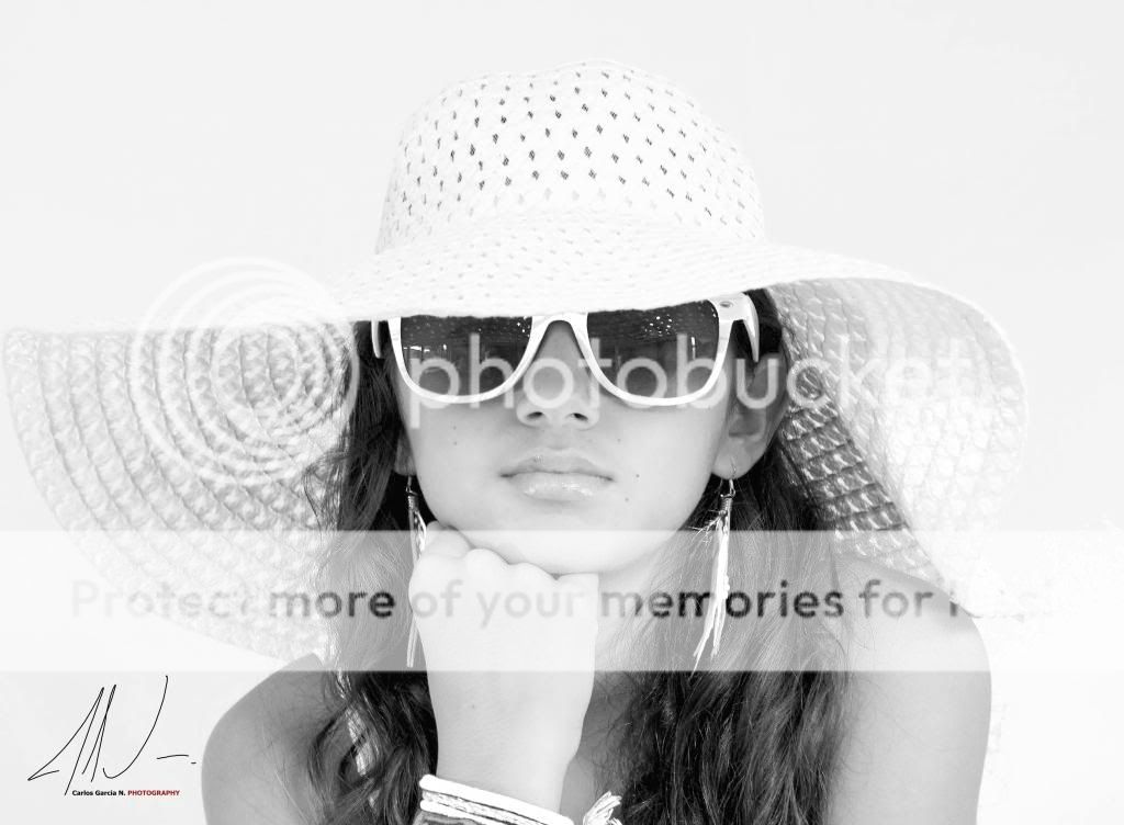 IMAGE: http://i919.photobucket.com/albums/ad35/surgeonhawkeye/Retratos/078_zpsf3461321.jpg