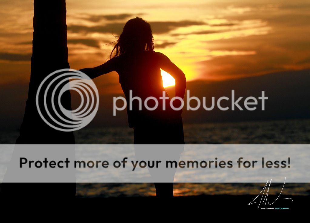 IMAGE: http://i919.photobucket.com/albums/ad35/surgeonhawkeye/Retratos/Enjoyingasunset-Agosto5509.jpg