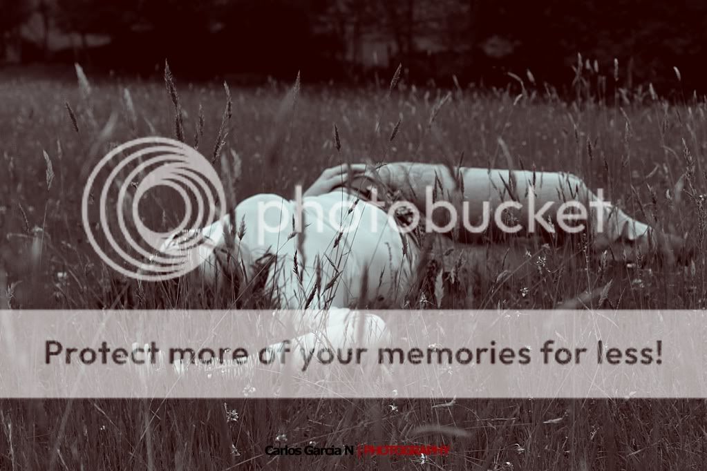 IMAGE: http://i919.photobucket.com/albums/ad35/surgeonhawkeye/Retratos/Halloween100432.jpg