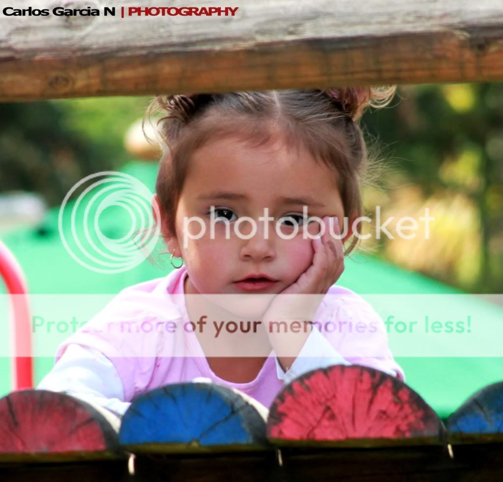 IMAGE: http://i919.photobucket.com/albums/ad35/surgeonhawkeye/Retratos/Juanitamay1048.jpg