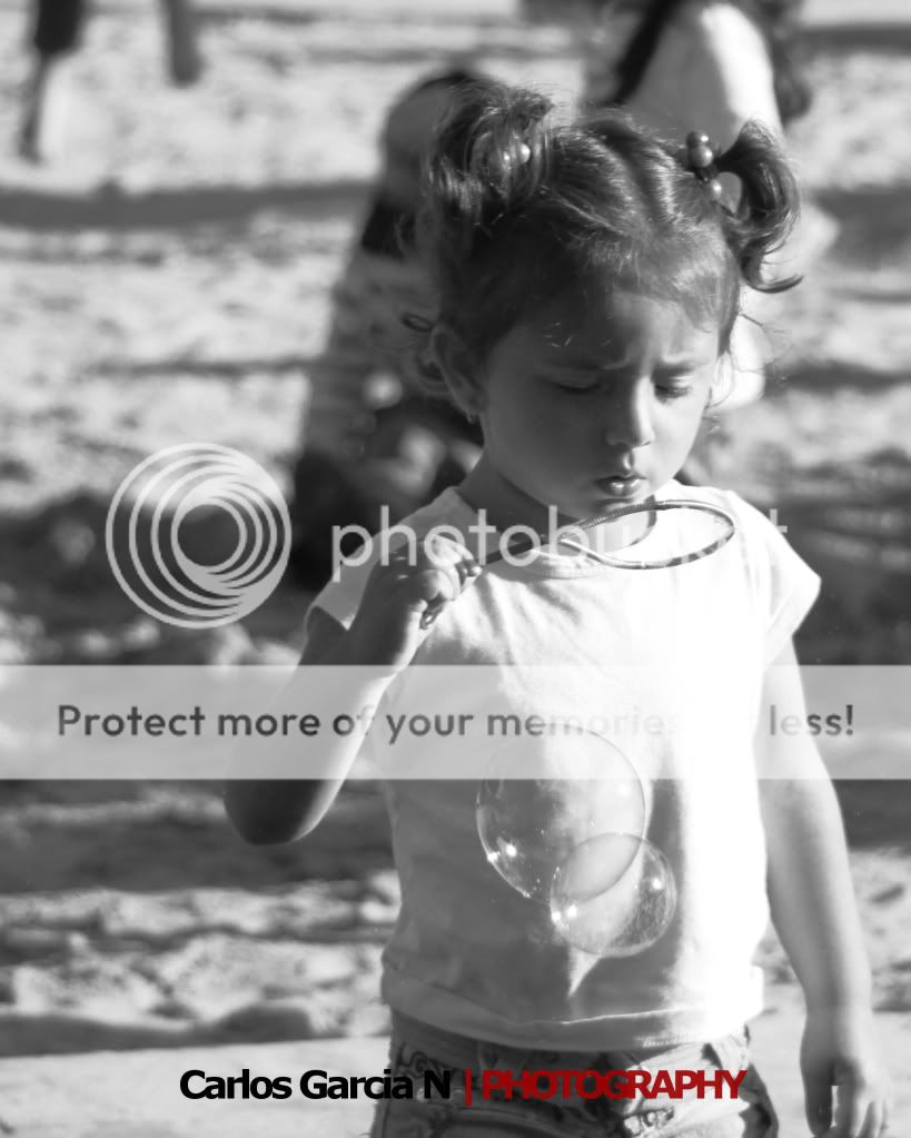 IMAGE: http://i919.photobucket.com/albums/ad35/surgeonhawkeye/Retratos/Juanitamay107-1.jpg