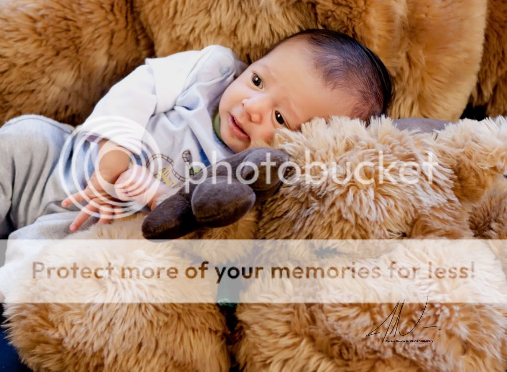 IMAGE: http://i919.photobucket.com/albums/ad35/surgeonhawkeye/Retratos/JulianMueco.jpg