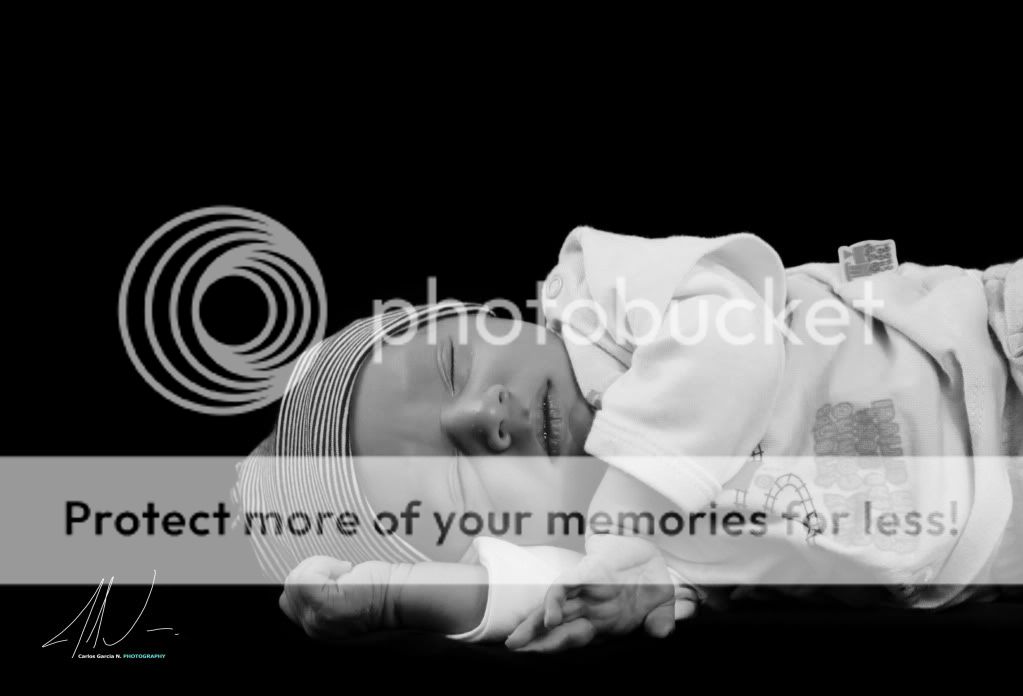 IMAGE: http://i919.photobucket.com/albums/ad35/surgeonhawkeye/Retratos/Julianacostado2.jpg