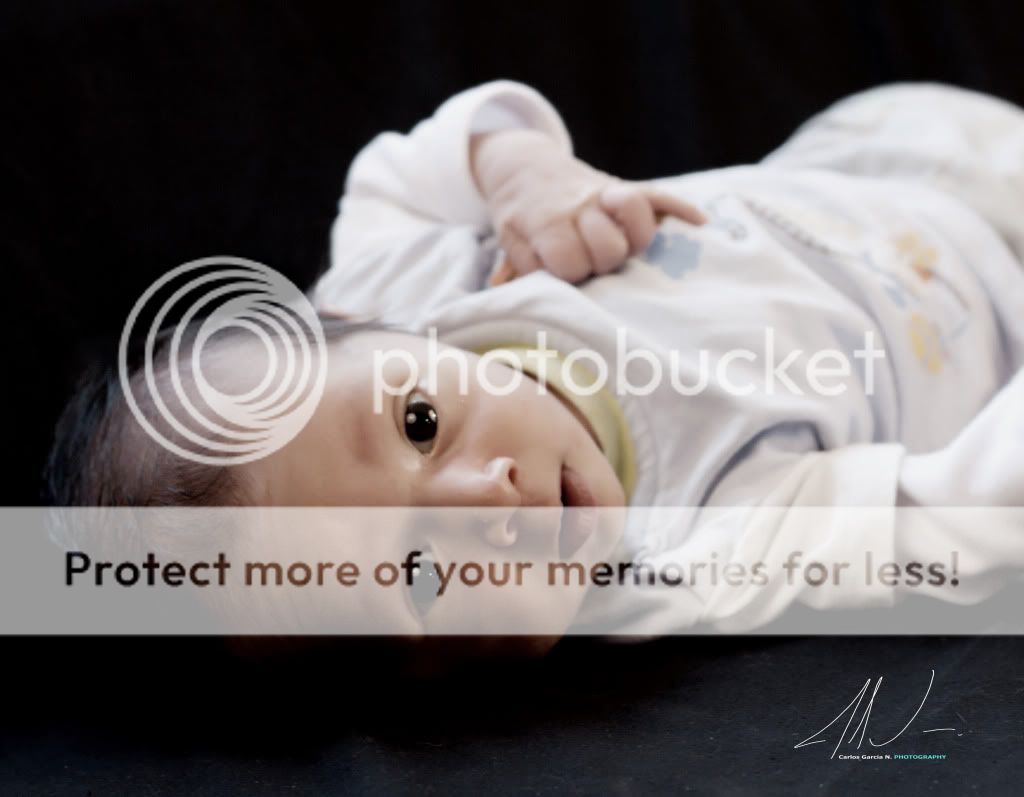 IMAGE: http://i919.photobucket.com/albums/ad35/surgeonhawkeye/Retratos/Julianretrato.jpg