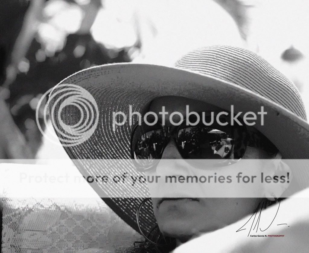 IMAGE: http://i919.photobucket.com/albums/ad35/surgeonhawkeye/Retratos/Luchy01072012-IMG_7832.jpg