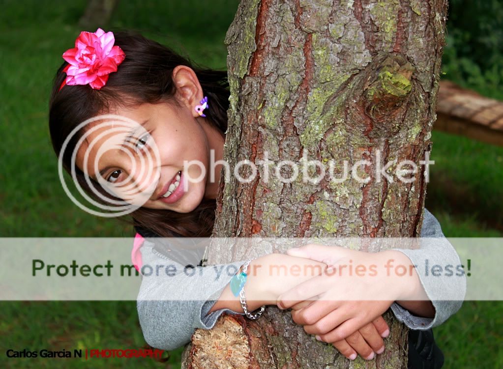 IMAGE: http://i919.photobucket.com/albums/ad35/surgeonhawkeye/Retratos/ago10103.jpg