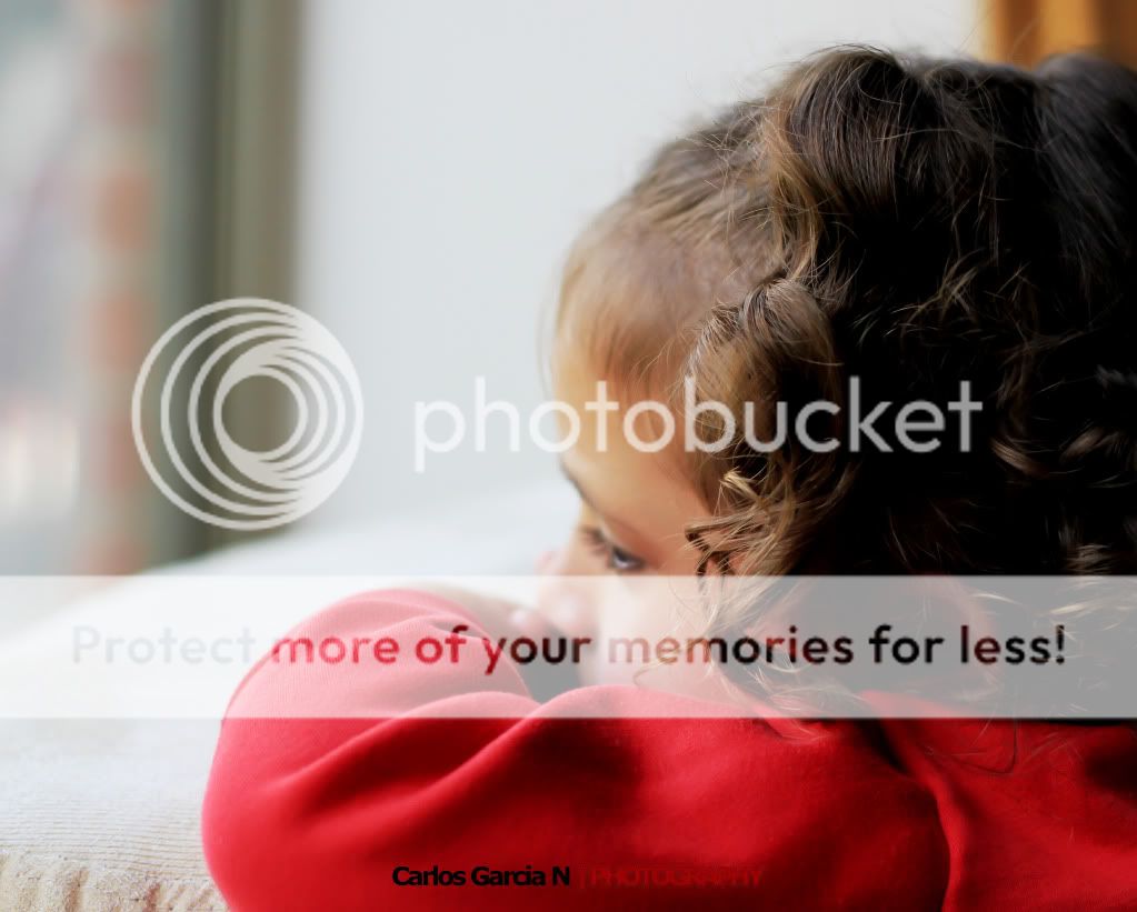 IMAGE: http://i919.photobucket.com/albums/ad35/surgeonhawkeye/Retratos/test111072.jpg