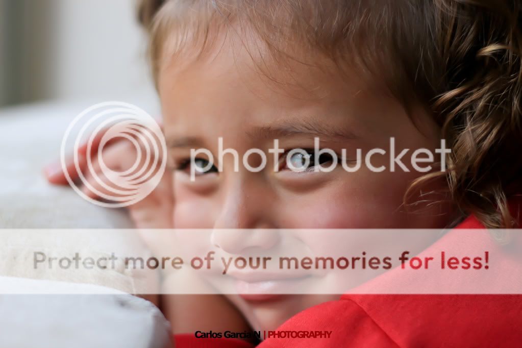 IMAGE: http://i919.photobucket.com/albums/ad35/surgeonhawkeye/Retratos/test11110.jpg