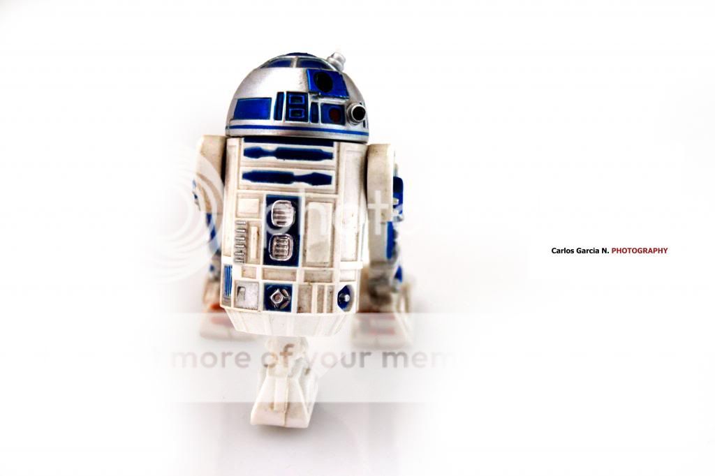 IMAGE: http://i919.photobucket.com/albums/ad35/surgeonhawkeye/Still%20life/21juntest003_zps1de8183f.jpg