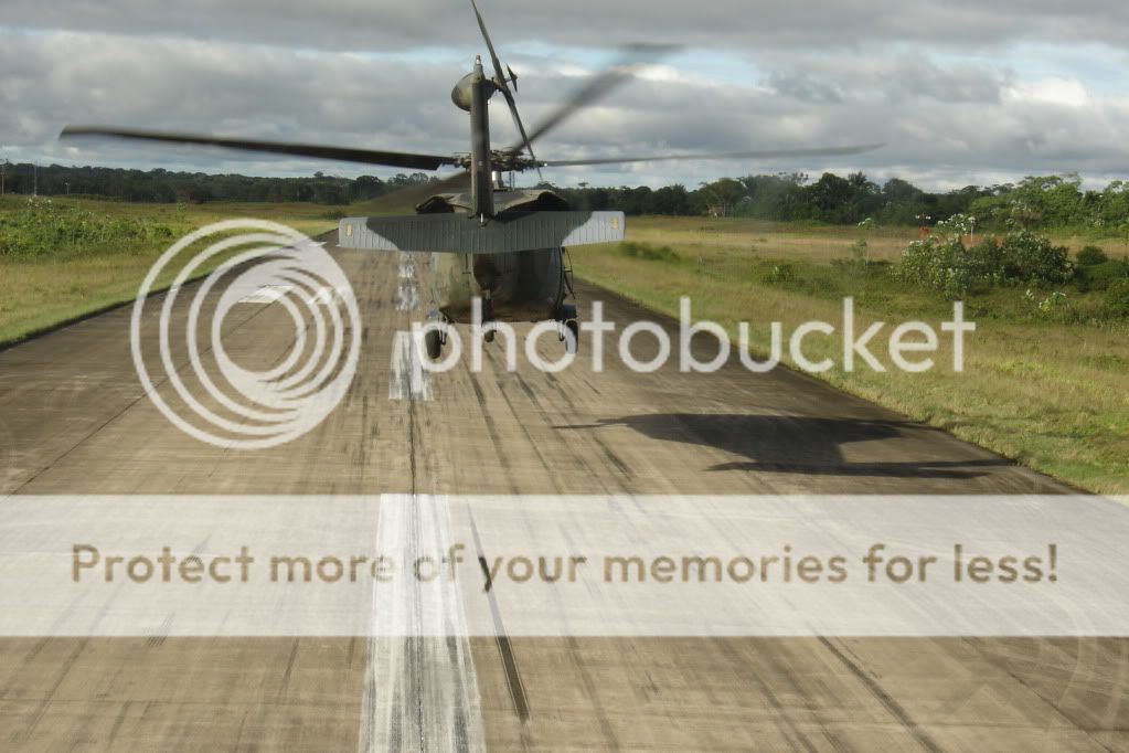 IMAGE: http://i919.photobucket.com/albums/ad35/surgeonhawkeye/UH60despegue012.jpg