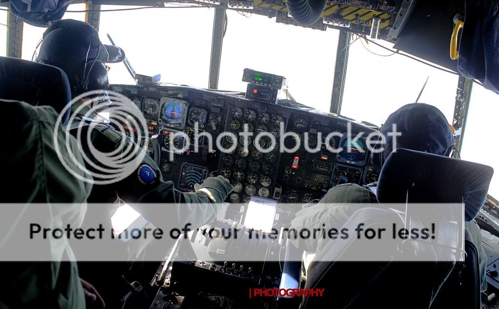 IMAGE: http://i919.photobucket.com/albums/ad35/surgeonhawkeye/c%20130/flyingcockpit.jpg