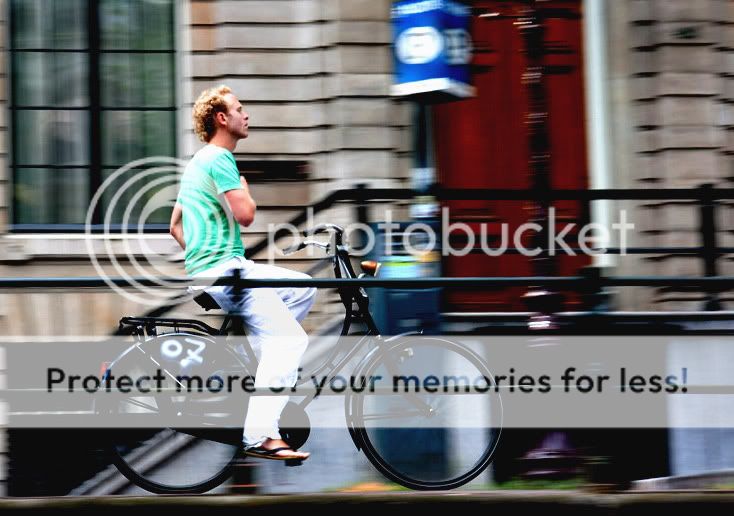 IMAGE: http://i919.photobucket.com/albums/ad35/surgeonhawkeye/contest/B26A23339.jpg